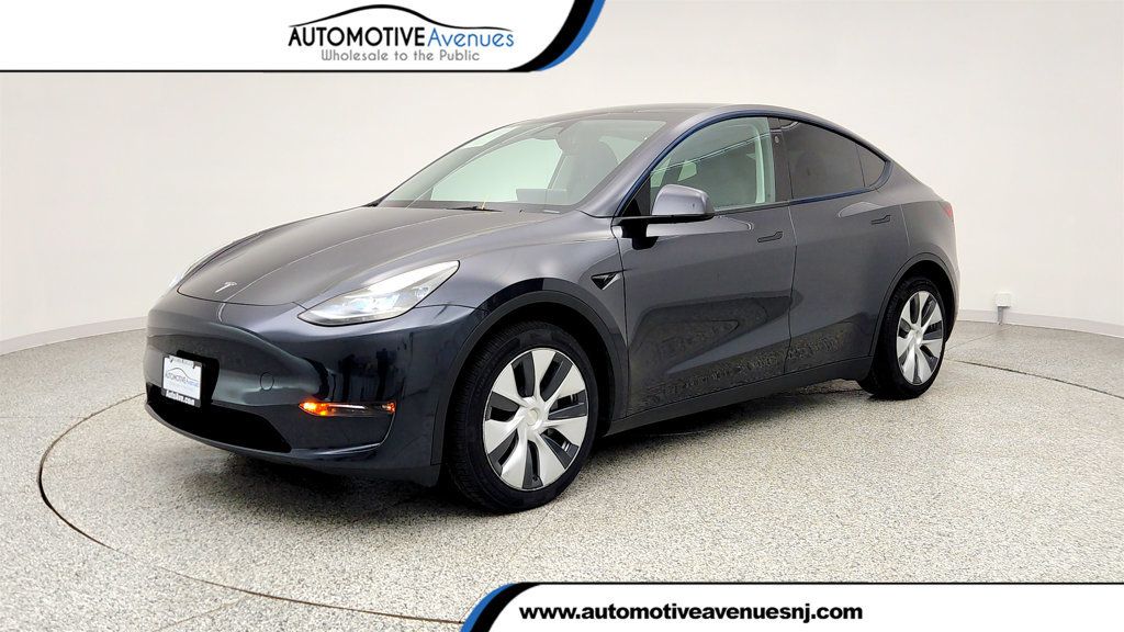 2024 Tesla Model Y Long Range AWD w/ 7-Seat Interior & Premium Connectivity - 23003949 | Video 1