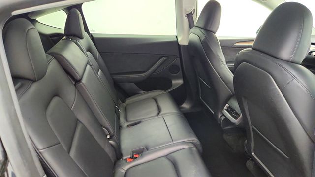 2024 Tesla Model Y Long Range AWD w/ 7-Seat Interior & Premium Connectivity - 23003949 - 25