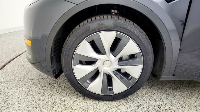 2024 Tesla Model Y Long Range AWD w/ 7-Seat Interior & Premium Connectivity - 23003949 - 8