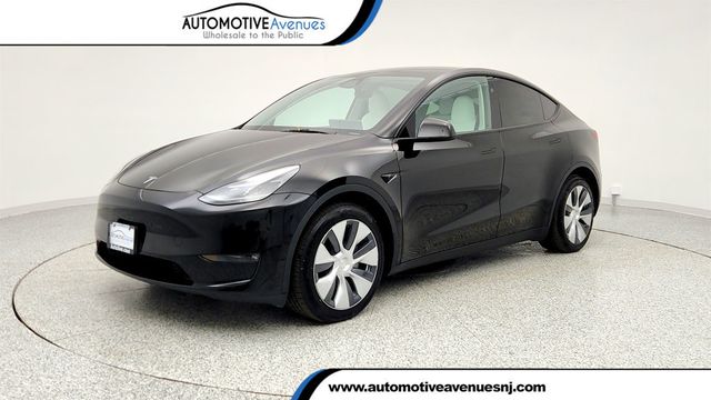 2024 Tesla Model Y Long Range AWD with 7 Seat White & Black Premium Interior - 22969693 - 0