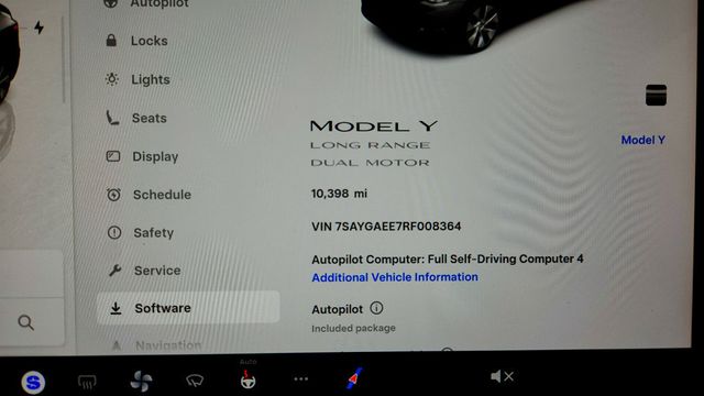 2024 Tesla Model Y Long Range AWD with 7 Seat White & Black Premium Interior - 22969693 - 13