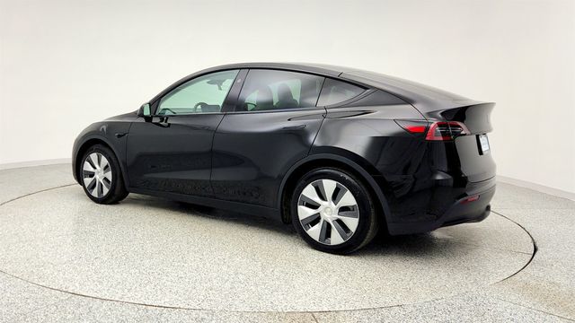 2024 Tesla Model Y Long Range AWD with 7 Seat White & Black Premium Interior - 22969693 - 6