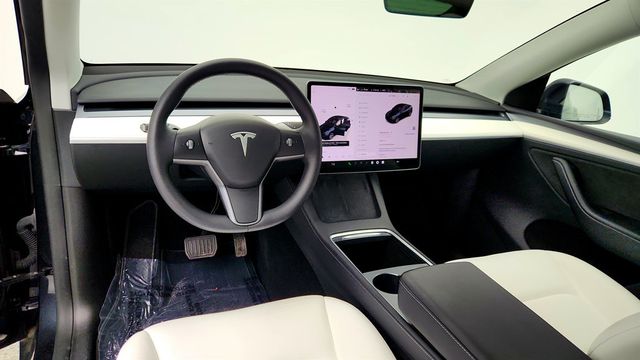 2024 Tesla Model Y Long Range AWD w/ White & Black Premium Interior - 23009155 - 11