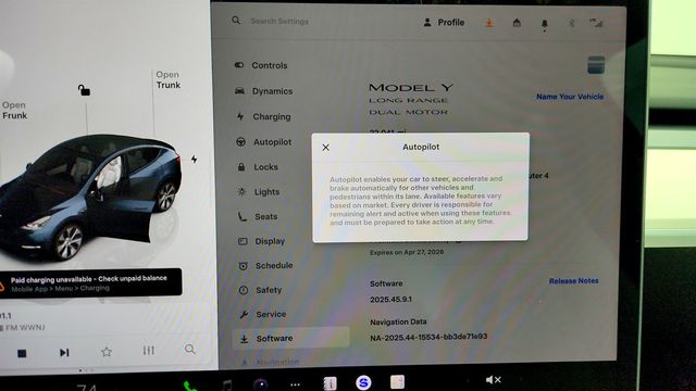 2024 Tesla Model Y Long Range AWD w/ White & Black Premium Interior - 23009155 - 15