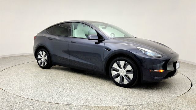 2024 Tesla Model Y Long Range AWD w/ White & Black Premium Interior - 23009155 - 2