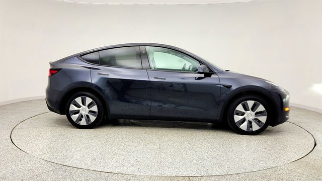 2024 Tesla Model Y Long Range AWD w/ White & Black Premium Interior - 23009155 - 3