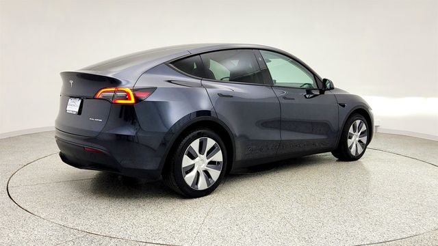 2024 Tesla Model Y Long Range AWD w/ White & Black Premium Interior - 23009155 - 4