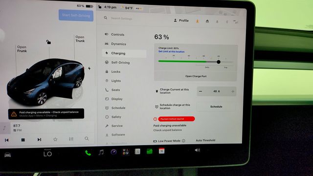 2024 Tesla Model Y Long Range AWD w/ White & Black Premium Interior - 23053785 - 17