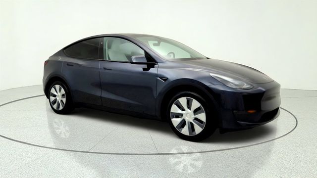 2024 Tesla Model Y Long Range AWD w/ White & Black Premium Interior - 23053785 - 2