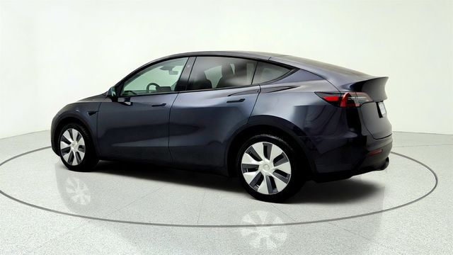 2024 Tesla Model Y Long Range AWD w/ White & Black Premium Interior - 23053785 - 6