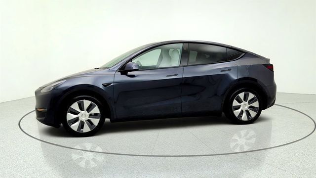 2024 Tesla Model Y Long Range AWD w/ White & Black Premium Interior - 23053785 - 7