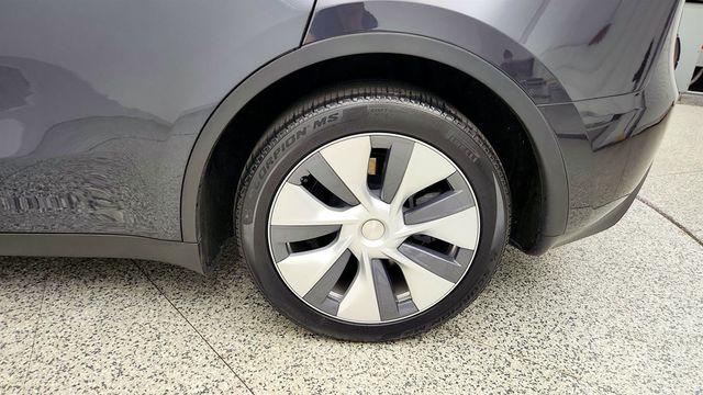 2024 Tesla Model Y Long Range AWD w/ White & Black Premium Interior - 23053785 - 8