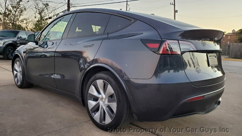 2024 Tesla Model Y Long Range RWD - 22742218 - 17