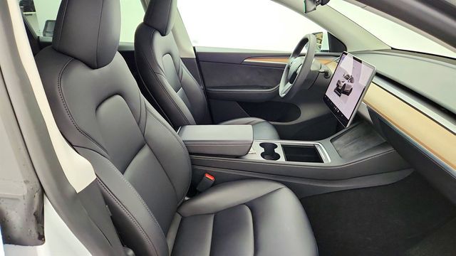 2024 Tesla Model Y Long Range RWD - 23041702 - 26