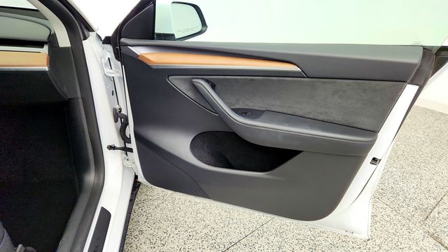 2024 Tesla Model Y Long Range RWD - 23041702 - 28