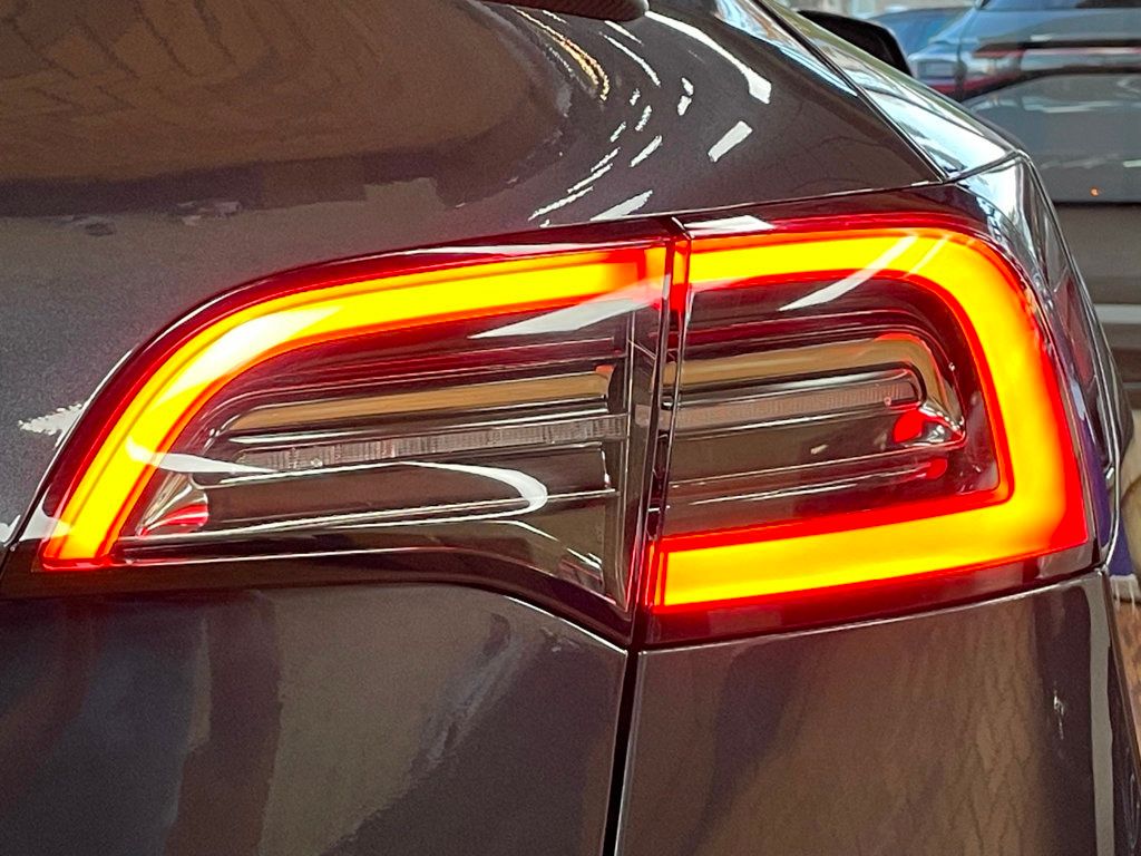 2024 Tesla Model Y Performance photo 13