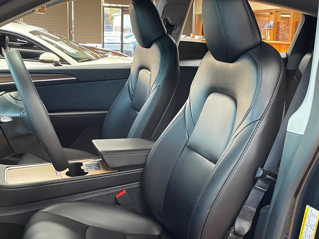 2024 Tesla Model Y Performance photo 16