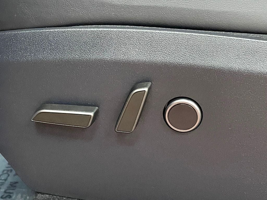 2024 Tesla Model Y Performance photo 17
