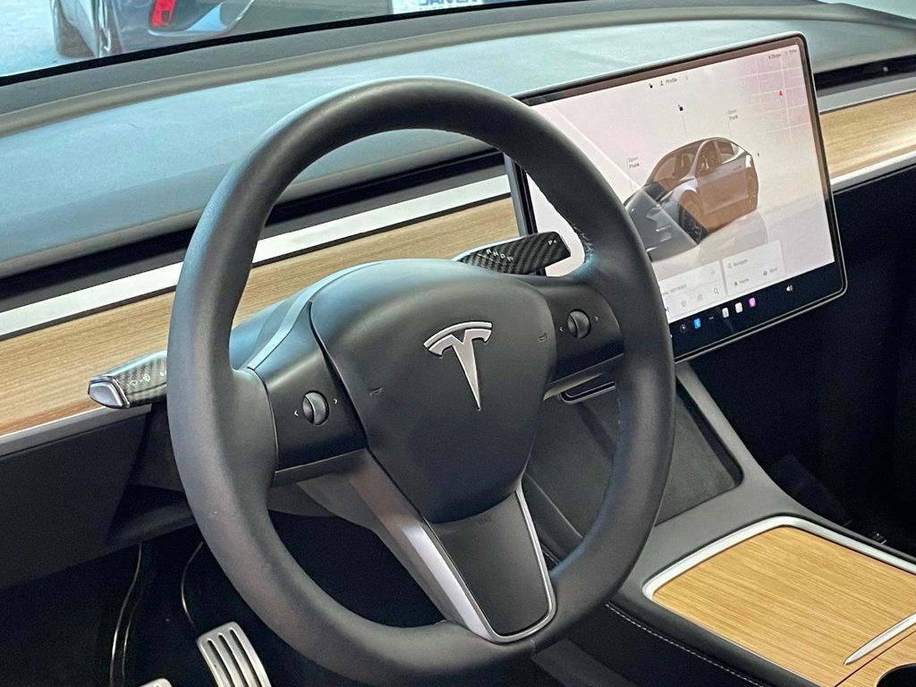 2024 Tesla Model Y Performance photo 18