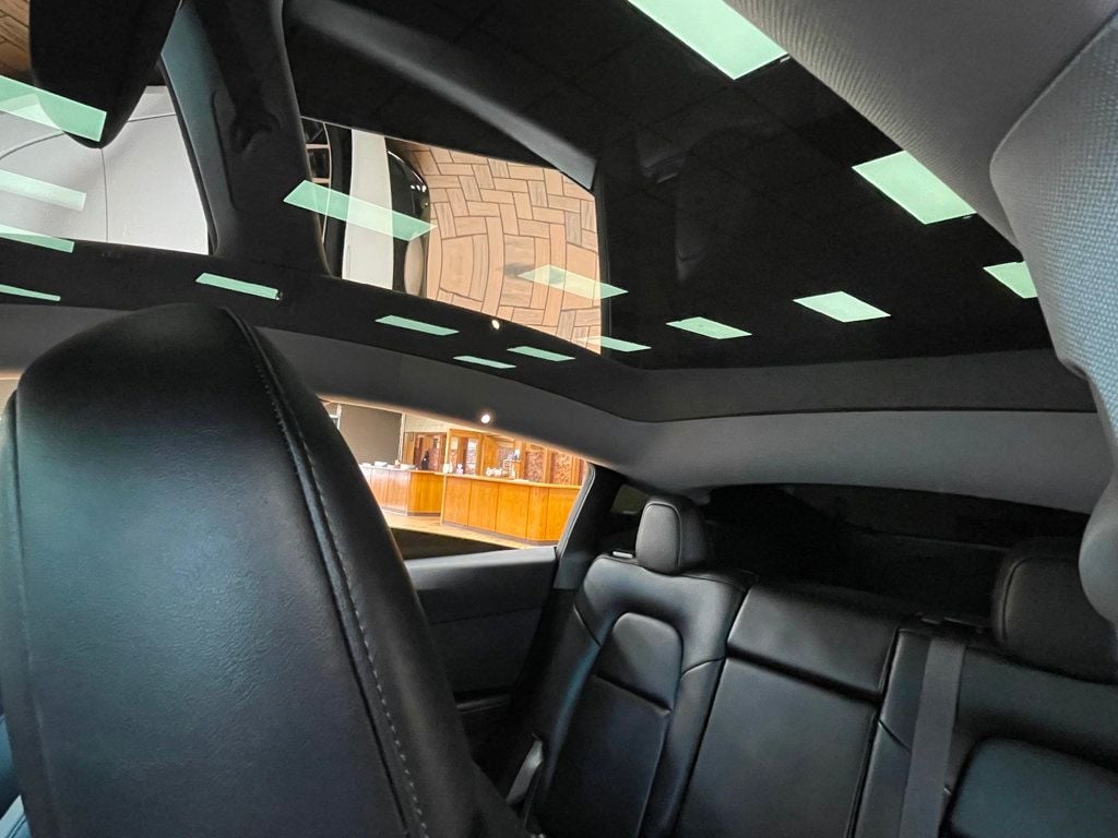 2024 Tesla Model Y Performance photo 22