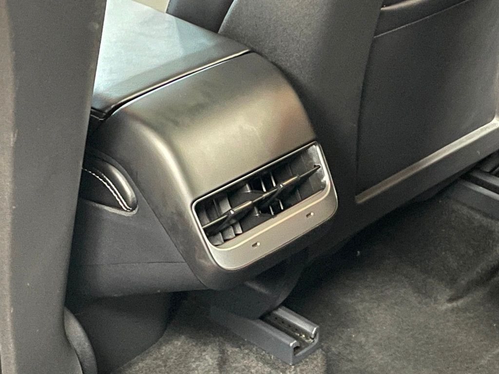 2024 Tesla Model Y Performance photo 25