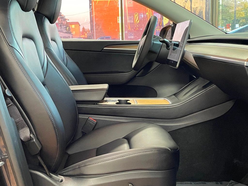 2024 Tesla Model Y Performance photo 29