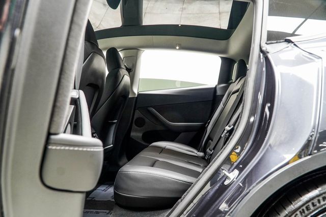 2024 Tesla Model Y Performance AWD - 22982621 - 32