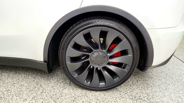 2024 Tesla Model Y Performance AWD - 23060854 - 8