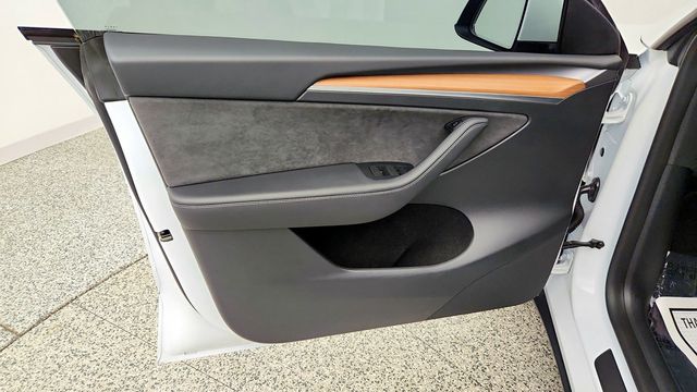 2024 Tesla Model Y Performance AWD - 23099923 - 10