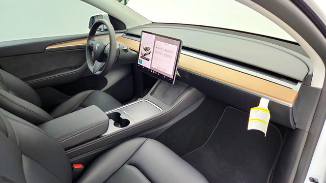 2024 Tesla Model Y Performance AWD - 23099923 - 29