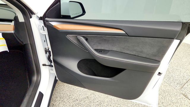 2024 Tesla Model Y Performance AWD - 23099923 - 30