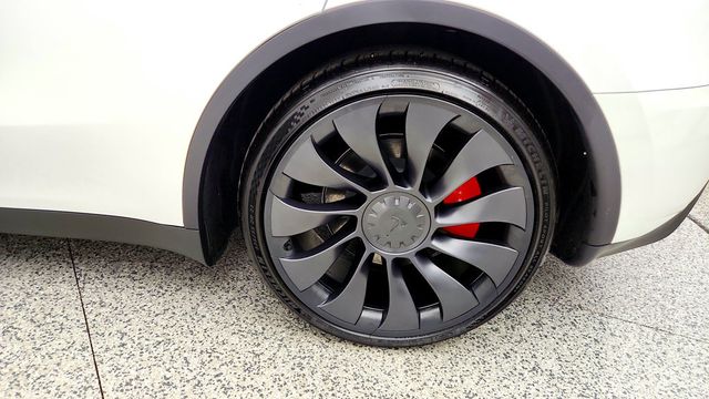 2024 Tesla Model Y Performance AWD - 23099923 - 8