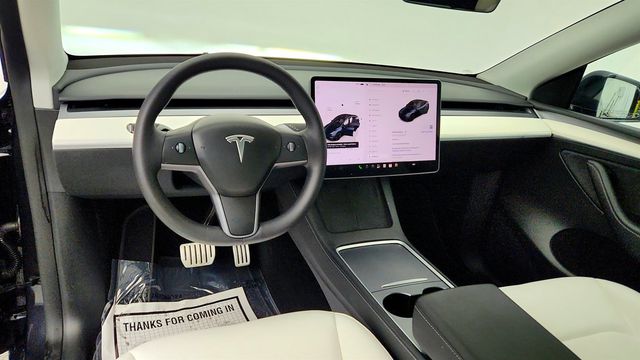 2024 Tesla Model Y Performance AWD w/ White & Black Interior - 23074944 - 11
