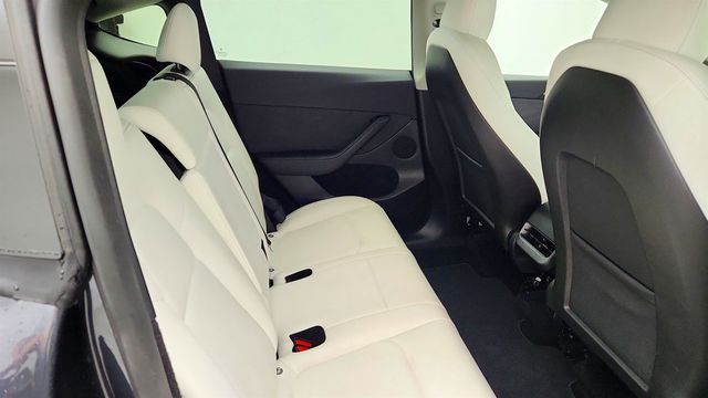 2024 Tesla Model Y Performance AWD w/ White & Black Interior - 23074944 - 26
