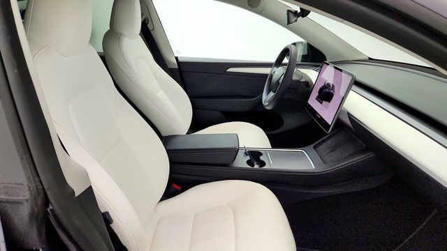 2024 Tesla Model Y Performance AWD w/ White & Black Interior - 23074944 - 27