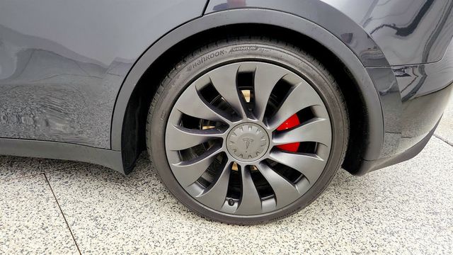 2024 Tesla Model Y Performance AWD w/ White & Black Interior - 23074944 - 8