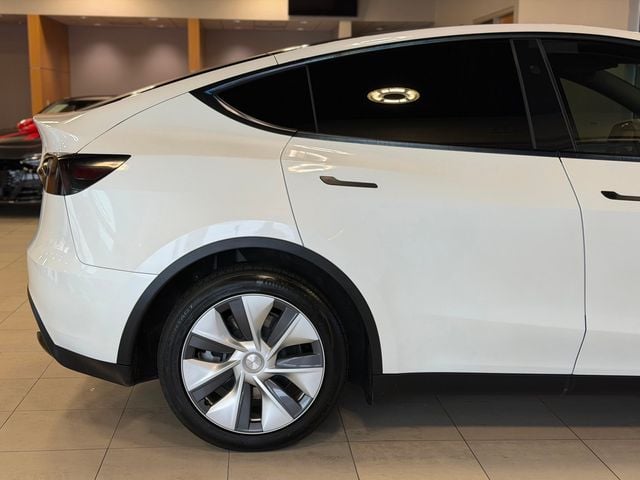 2024 Tesla Model Y RWD - 22995791 - 16