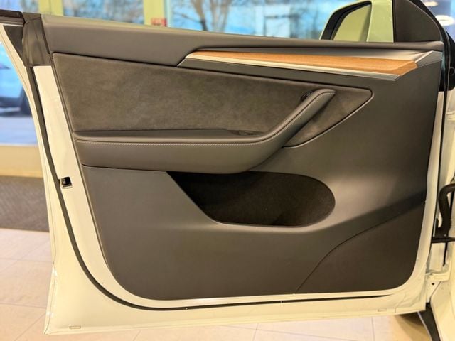 2024 Tesla Model Y RWD - 22995791 - 17