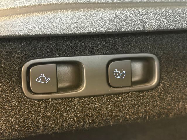 2024 Tesla Model Y RWD - 22995791 - 34