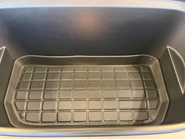 2024 Tesla Model Y RWD - 22995791 - 36