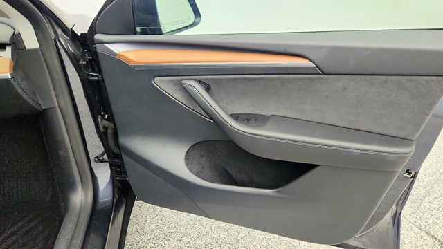 2024 Tesla Model Y RWD *Ltd Avail* - 22963626 - 29