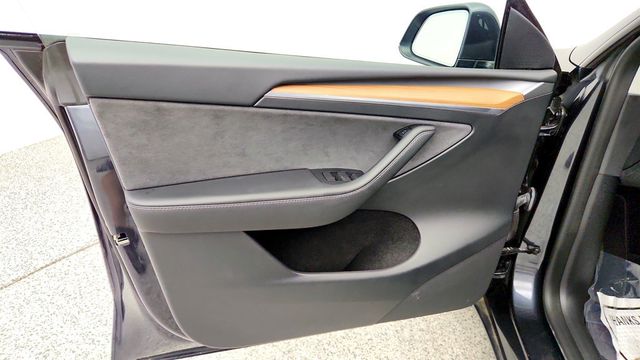 2024 Tesla Model Y RWD *Ltd Avail* - 23068888 - 10