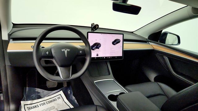 2024 Tesla Model Y RWD *Ltd Avail* - 23068888 - 11