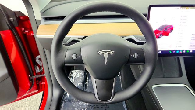 2024 Tesla Model Y RWD *Ltd Avail* w/ 20'' Induction Wheels - 23082305 - 12