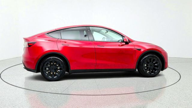 2024 Tesla Model Y RWD *Ltd Avail* w/ 20'' Induction Wheels - 23082305 - 3
