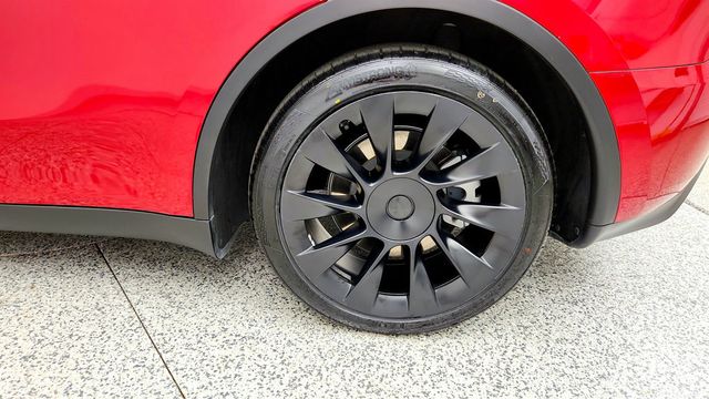 2024 Tesla Model Y RWD *Ltd Avail* w/ 20'' Induction Wheels - 23082305 - 8