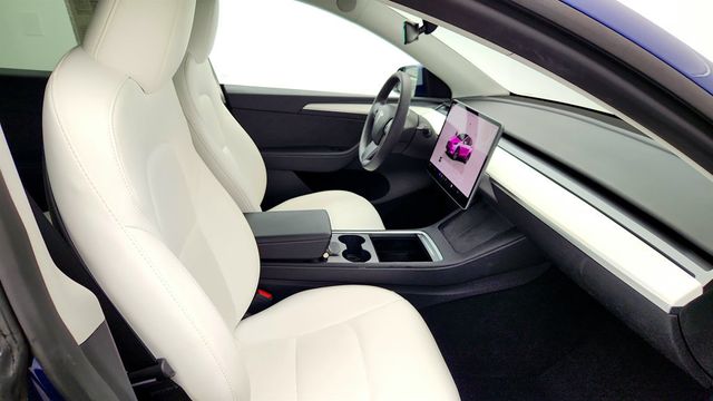 2024 Tesla Model Y RWD *Ltd Avail* with White & Black Premium Interior - 22967932 - 26