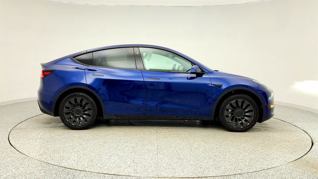 2024 Tesla Model Y RWD *Ltd Avail* with White & Black Premium Interior - 22967932 - 3