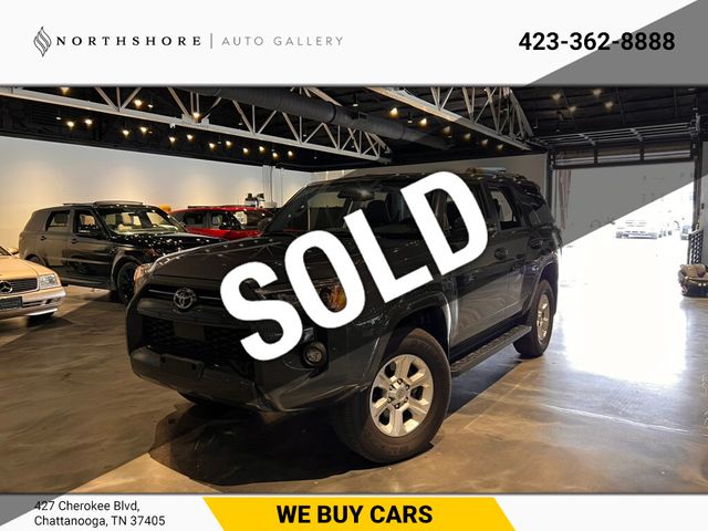 2024 Toyota 4Runner LocalTrade/4x4/SR5/HtdSeats/AdapCruise/AppleCarplay/AndroidAuto - 22983844 - 0