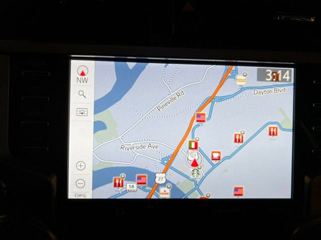 2024 Toyota 4Runner LocalTrade/4x4/SR5/HtdSeats/AdapCruise/AppleCarplay/AndroidAuto - 22983844 - 11